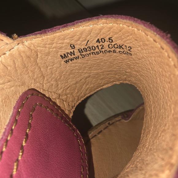 Born Womens Pink Raspberry Leather Buckle Wedge Sandals Size 9 - Picture 9 of 11